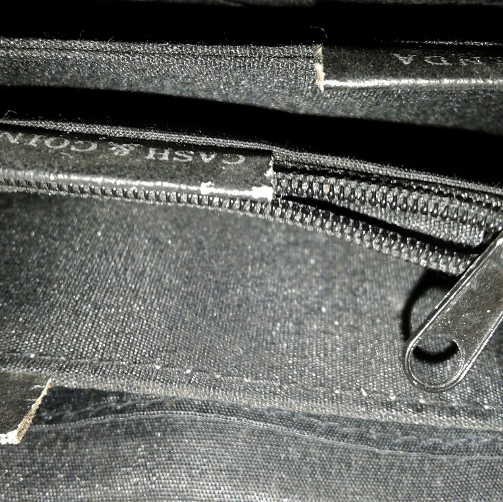 Simple Black Purse - Picture 6 of 6